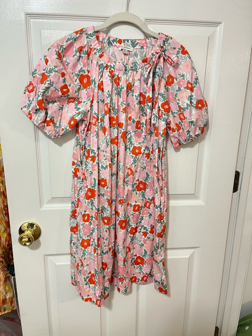 Floral puff sleeve dress